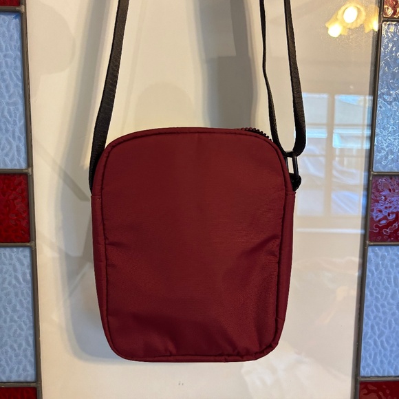 Tommy Hilfiger Crossbody Purse - Picture 3 of 3